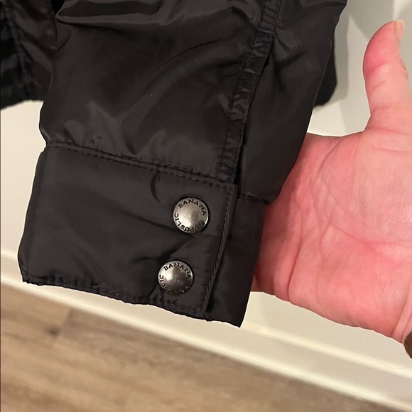 Banana Republic Classic Black Windbreaker - Picture 6 of 7